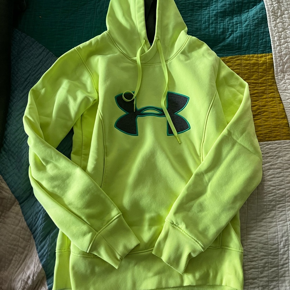 Under armour ski/ cold weather sweatshirt